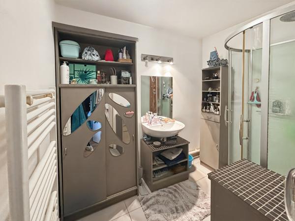 À VENDRE Dammarie-Les-Lys 3P avec balcons et parkings