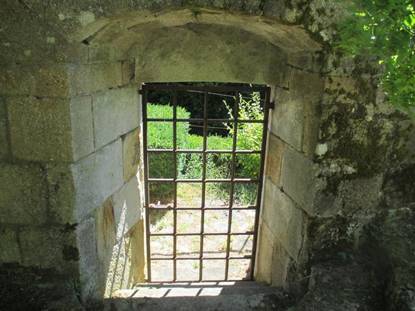 Château historique dominant les gorges de la Dore Thiers