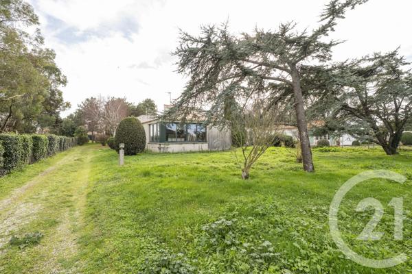 Maison à vendre  8 pièces - 265,90 m2 FOURAS - 17