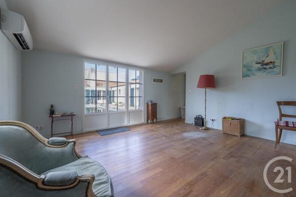 Maison à vendre  8 pièces - 265,90 m2 FOURAS - 17