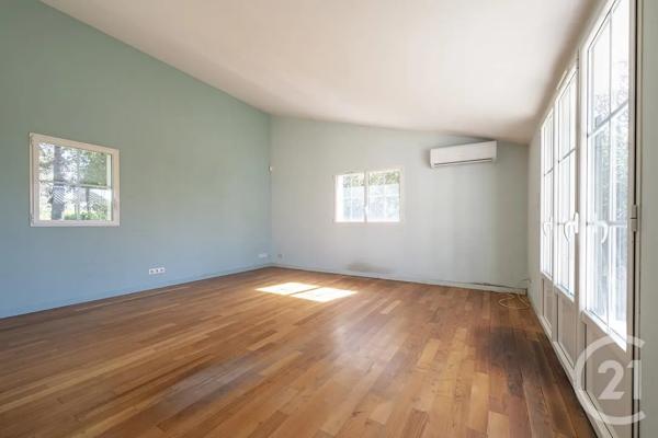 Maison à vendre  8 pièces - 265,90 m 2   FOURAS  - 17