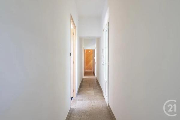 Maison à vendre  8 pièces - 265,90 m 2   FOURAS  - 17