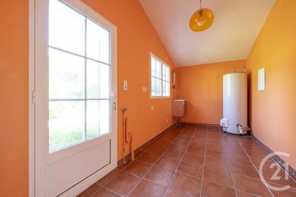 Maison à vendre  8 pièces - 265,90 m 2   FOURAS  - 17