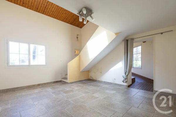 Maison à vendre  8 pièces - 265,90 m 2   FOURAS  - 17