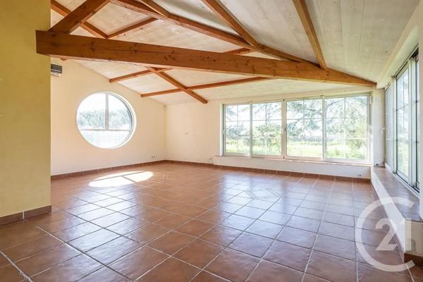 Maison à vendre  8 pièces - 265,90 m 2   FOURAS  - 17