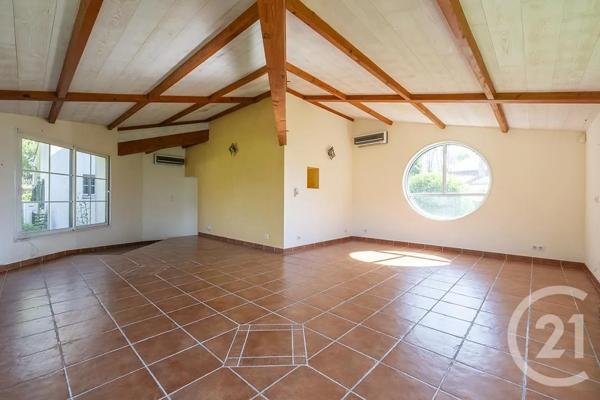 Maison à vendre  8 pièces - 265,90 m 2   FOURAS  - 17