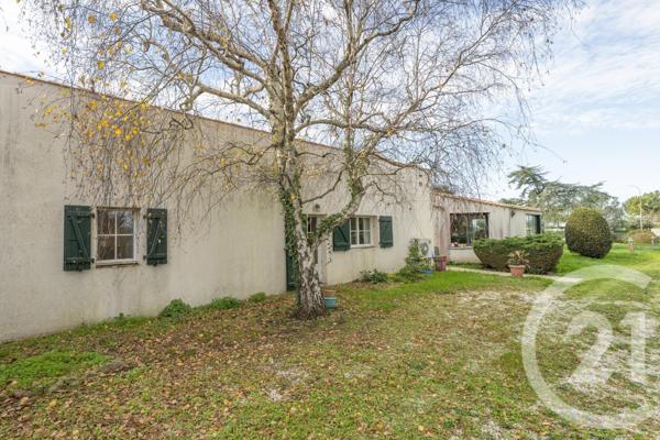 Maison à vendre  8 pièces - 265,90 m2 FOURAS - 17