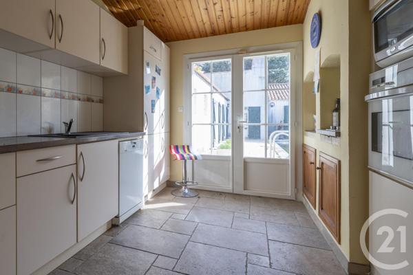 Maison à vendre  8 pièces - 265,90 m2 FOURAS - 17