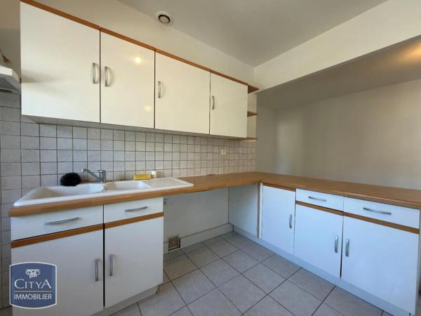 Appartement à louer 4 pièces 80m²