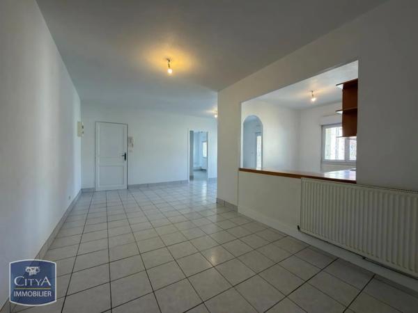 Appartement à louer 4 pièces 80m²