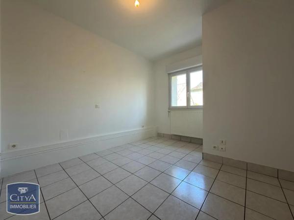 Appartement à louer 4 pièces 80m²