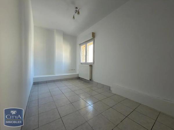 Appartement à louer 4 pièces 80m²