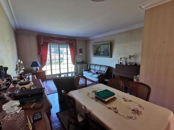 LA FLECHE, dans quartier proche commerces !!!