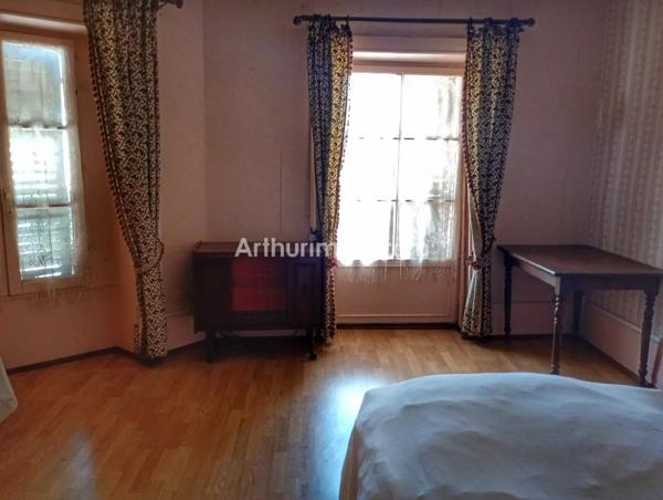 Vente                                                      Maison
                        
                     8 pièces                      243 m2                     à Buffard
