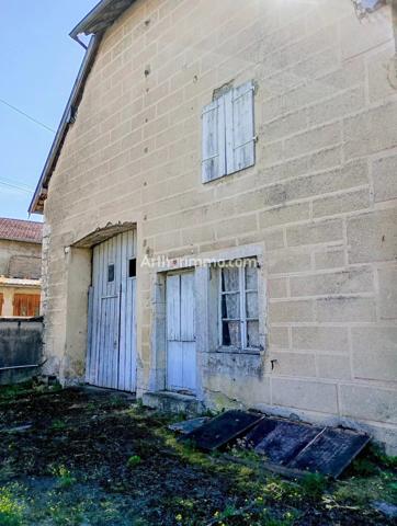 Vente                                                      Maison
                        
                     8 pièces                      243 m2                     à Buffard