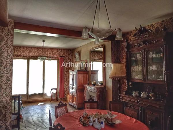 Vente                                                      Maison
                        
                     8 pièces                      243 m2                     à Buffard