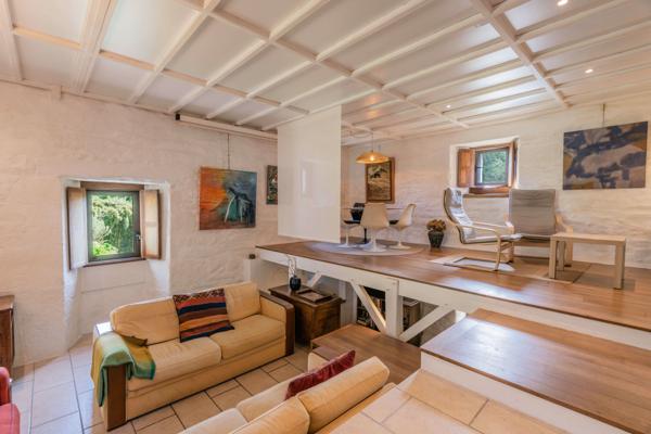 MAGNIFIQUE MOULIN XVe SIECLE ENTRE TERRE ET MER 7 PIÈCES 176 M² HENVIC