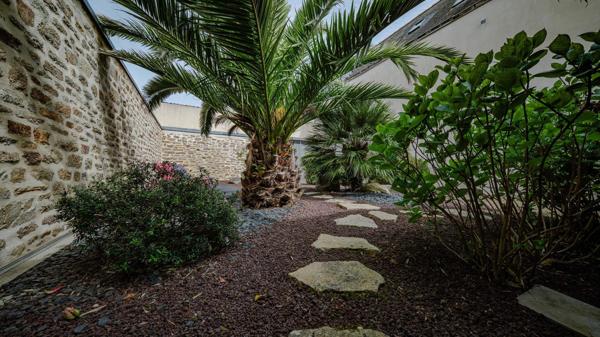 MAGNIFIQUE MOULIN XVe SIECLE ENTRE TERRE ET MER 7 PIÈCES 176 M² HENVIC