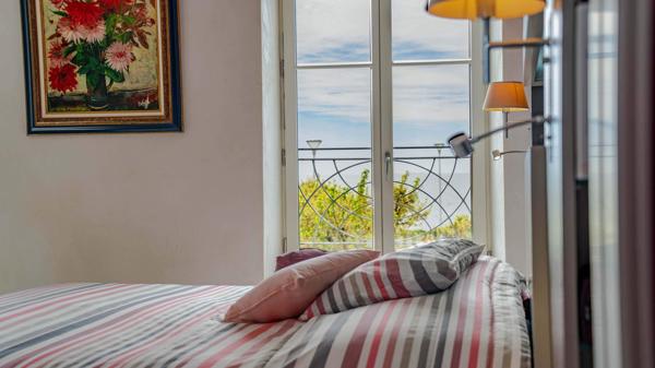 MAGNIFIQUE MOULIN XVe SIECLE ENTRE TERRE ET MER 7 PIÈCES 176 M² HENVIC