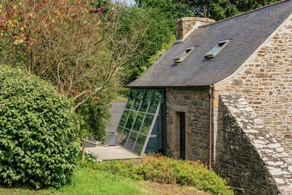 MAGNIFIQUE MOULIN XVe SIECLE ENTRE TERRE ET MER 7 PIÈCES 176 M² HENVIC