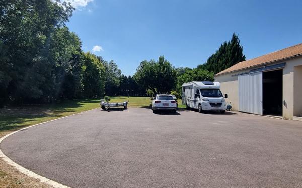 Maison à vendre    5 pièces •  Tonnay-Charente