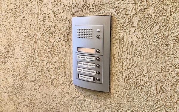 Immeuble à vendre    7 pièces •  Montluçon