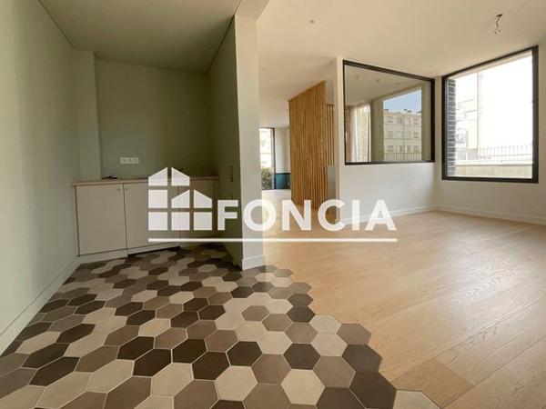 À vendre Local commercial 48.5 m² - Nantes 44300