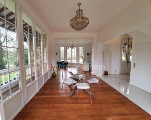 GRANDE PROPRIETE DE CARACTERE DE 8 PIECES A 17 km DE PARIS, PROCHE D'ENGHIENS-LES-BAINS