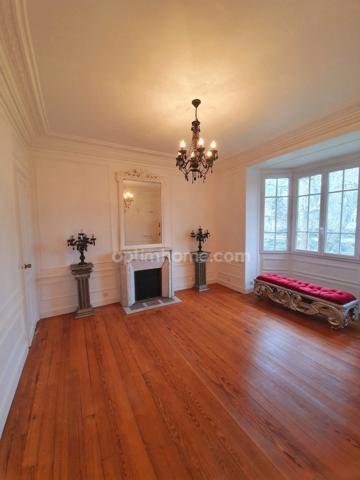 GRANDE PROPRIETE DE CARACTERE DE 8 PIECES A 17 km DE PARIS, PROCHE D'ENGHIENS-LES-BAINS