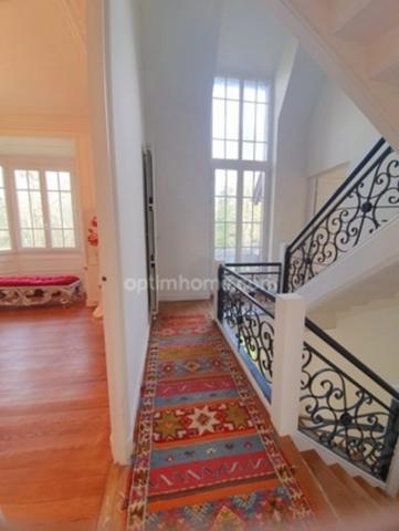 GRANDE PROPRIETE DE CARACTERE DE 8 PIECES A 17 km DE PARIS, PROCHE D'ENGHIENS-LES-BAINS