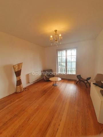 GRANDE PROPRIETE DE CARACTERE DE 8 PIECES A 17 km DE PARIS, PROCHE D'ENGHIENS-LES-BAINS