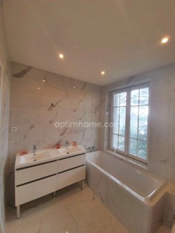 GRANDE PROPRIETE DE CARACTERE DE 8 PIECES A 17 km DE PARIS, PROCHE D'ENGHIENS-LES-BAINS