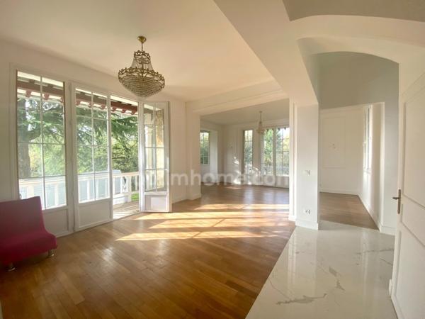 GRANDE PROPRIETE DE CARACTERE DE 8 PIECES A 17 km DE PARIS, PROCHE D'ENGHIENS-LES-BAINS