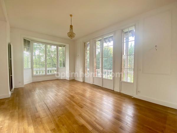 GRANDE PROPRIETE DE CARACTERE DE 8 PIECES A 17 km DE PARIS, PROCHE D'ENGHIENS-LES-BAINS