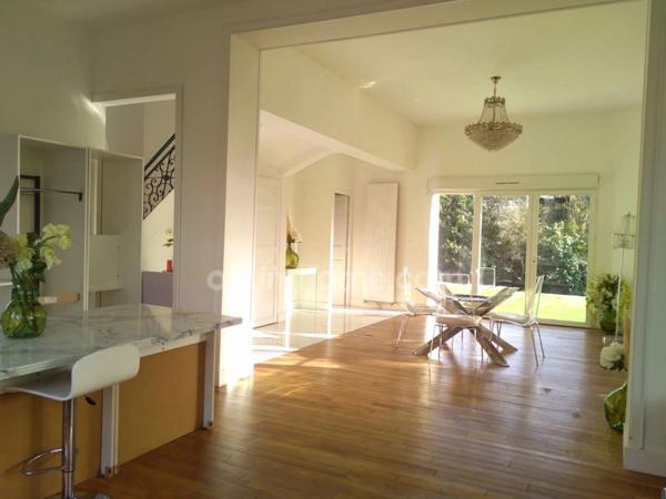 GRANDE PROPRIETE DE CARACTERE DE 8 PIECES A 17 km DE PARIS, PROCHE D'ENGHIENS-LES-BAINS