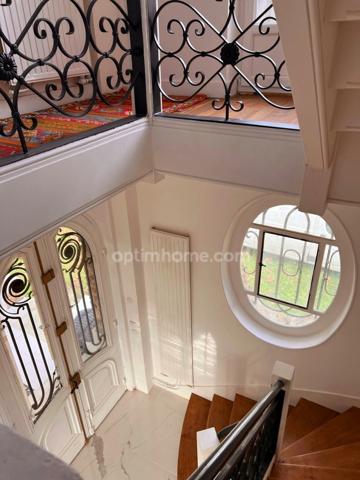 GRANDE PROPRIETE DE CARACTERE DE 8 PIECES A 17 km DE PARIS, PROCHE D'ENGHIENS-LES-BAINS