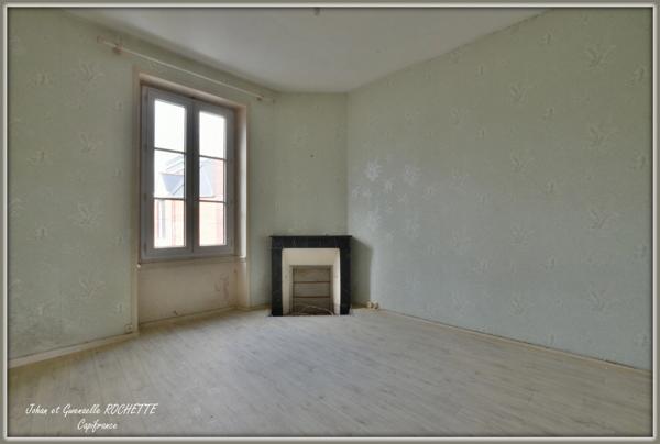 Immeuble à vendre ANGERS (49), proche hyper centre Lot de 2 appartements à rénover.