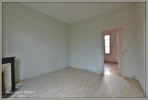 Immeuble à vendre ANGERS (49), proche hyper centre Lot de 2 appartements à rénover.