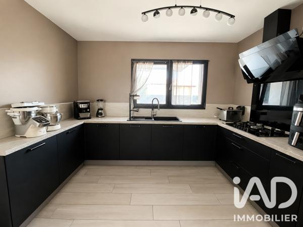 Maison à vendre 6 pièces 145 m² Baixas