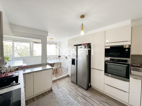 Appartement 4 pièces de 84 m² avec ascenseur – Saint-Louis centre