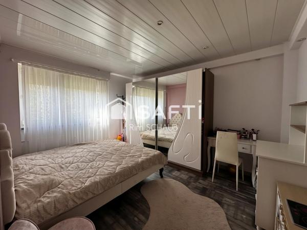 Appartement 4 pièces de 84 m² avec ascenseur – Saint-Louis centre