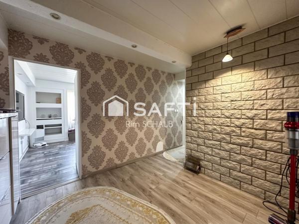 Appartement 4 pièces de 84 m² avec ascenseur – Saint-Louis centre