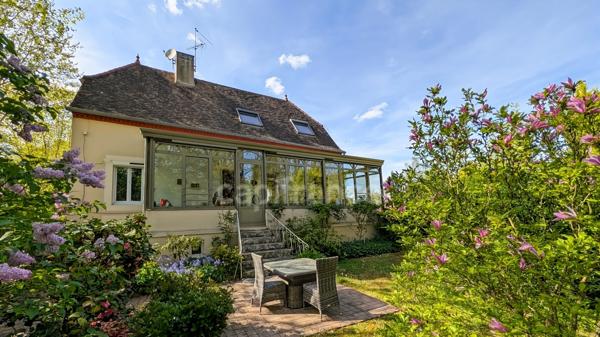 Dpt Saône et Loire (71), à vendre à 15 mn de St Marcel Villa de 163 m² et Maison ou Gite de 95 m² terrain de 4000 m²