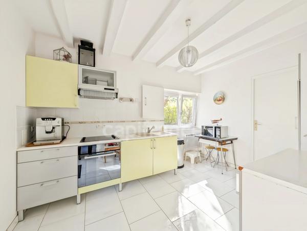 Dpt Saône et Loire (71), à vendre à 15 mn de St Marcel Villa de 163 m² et Maison ou Gite de 95 m² terrain de 4000 m²