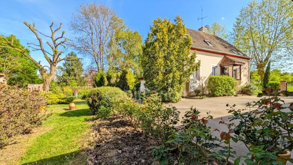 Dpt Saône et Loire (71), à vendre à 15 mn de St Marcel Villa de 163 m² et Maison ou Gite de 95 m² terrain de 4000 m²