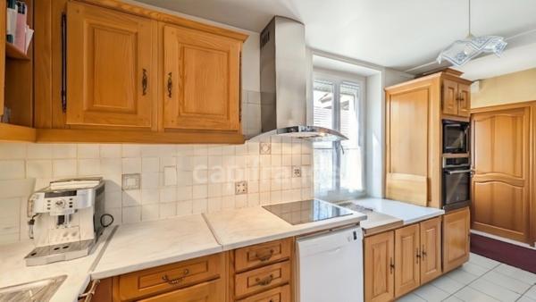 Dpt Saône et Loire (71), à vendre à 15 mn de St Marcel Villa de 163 m² et Maison ou Gite de 95 m² terrain de 4000 m²