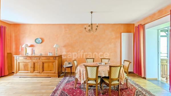 Dpt Saône et Loire (71), à vendre à 15 mn de St Marcel Villa de 163 m² et Maison ou Gite de 95 m² terrain de 4000 m²