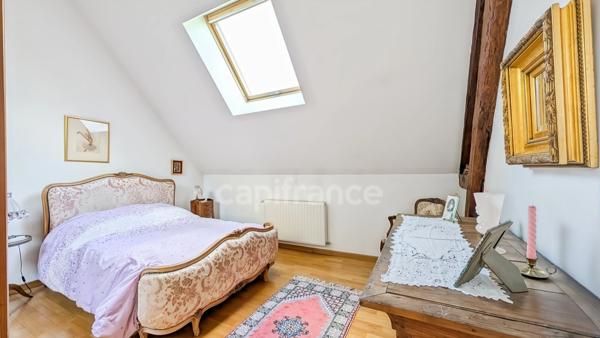 Dpt Saône et Loire (71), à vendre à 15 mn de St Marcel Villa de 163 m² et Maison ou Gite de 95 m² terrain de 4000 m²