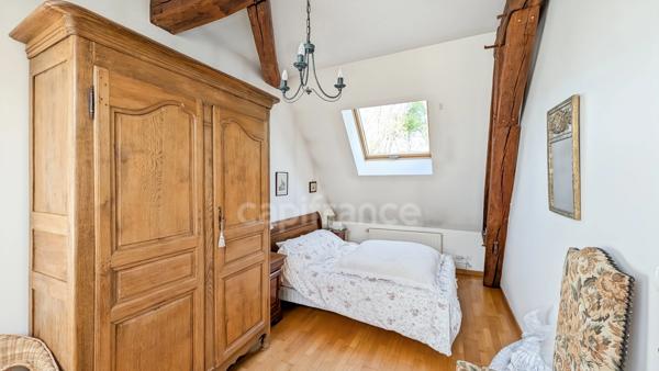 Dpt Saône et Loire (71), à vendre à 15 mn de St Marcel Villa de 163 m² et Maison ou Gite de 95 m² terrain de 4000 m²