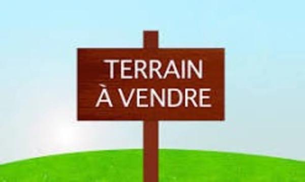 Mouthiers sur Boëme. Terrain avec CU de 800 m²